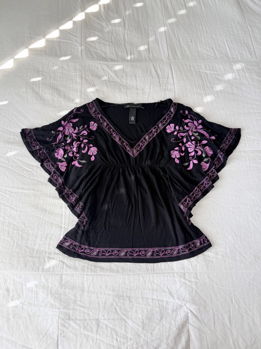 Fairy Boho Grunge Black Flutter Sleeve Tunic Top w/ Purple Floral Print Size XS